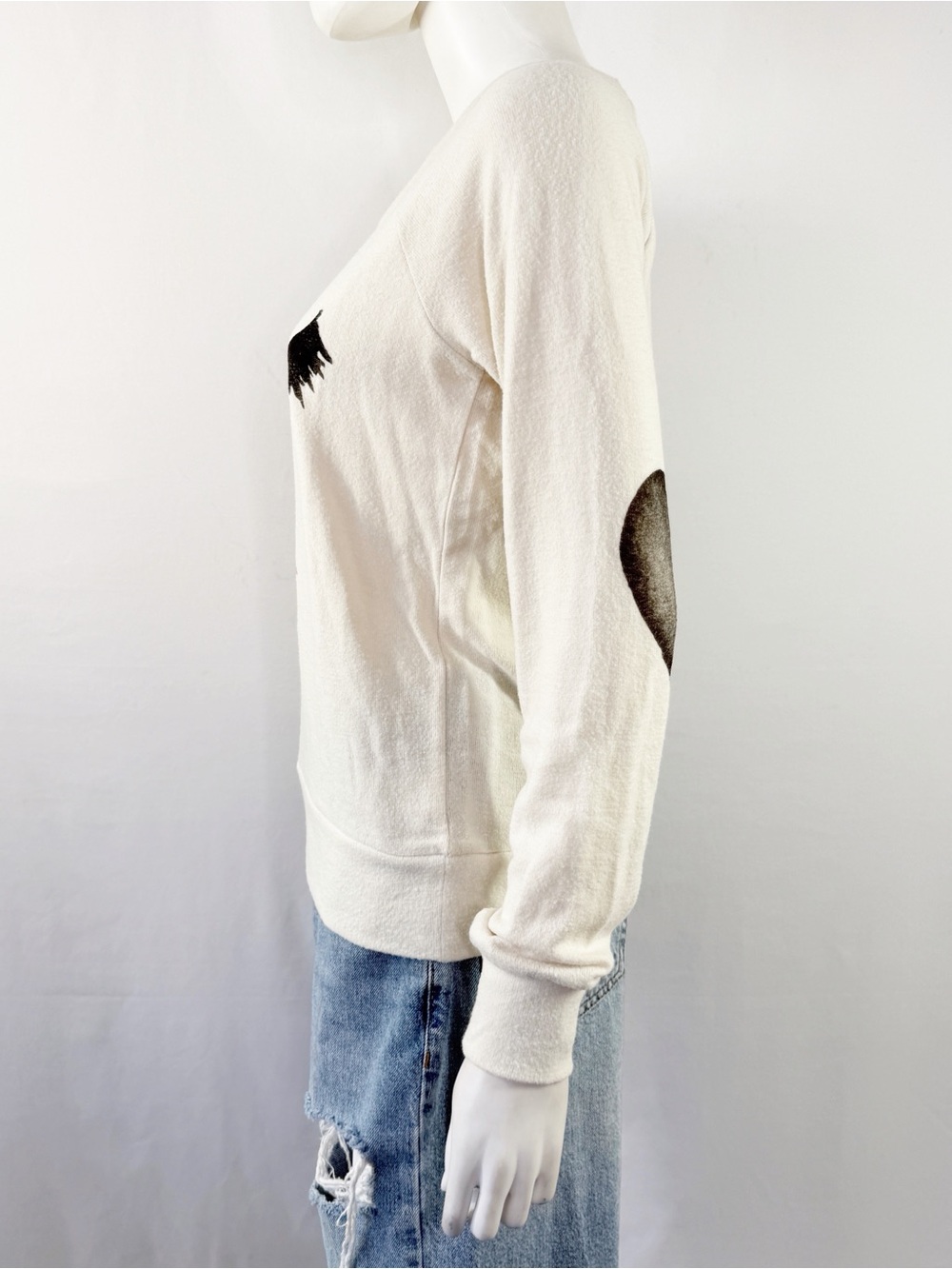 Chaser Ivory Pullover Jumper Female Face Eyelashes Size XS Casual Comfortable - Picture 3 of 8